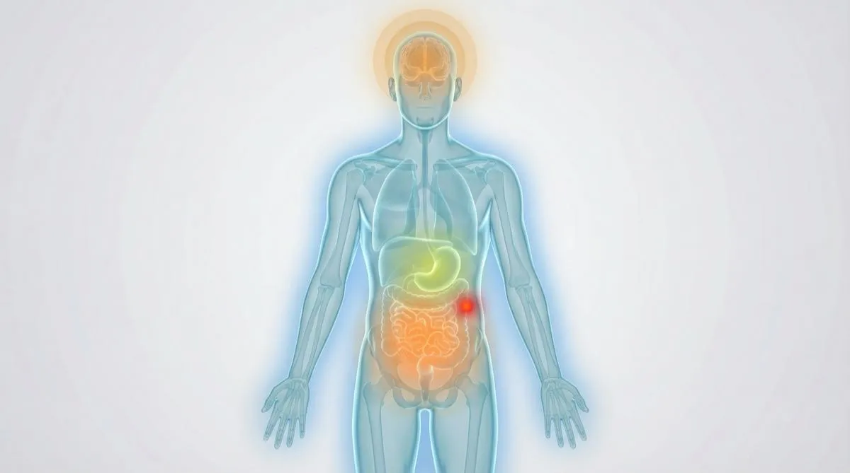 Liste de contrôle médicale avec flacon de peptide sur bureau clinique